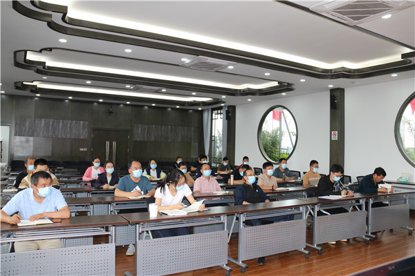 1662344475586563.jpg 2022年9月2日,罗平县审计局组织全体干部职工在单位会议室召开2022年创健全国文明城市工作推进会(2).JPG