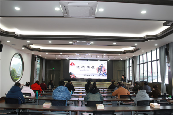 1671412643625176.jpg 12月15日,罗平县审计局以“廉洁自律 做忠诚干净担当的审计人”为主题开展道德讲堂活动(1).JPG