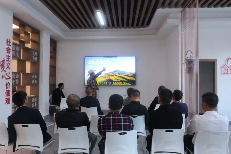 1698021418768616.jpg 2a5ccbc56fd63384e11893e35f84b8b.jpg