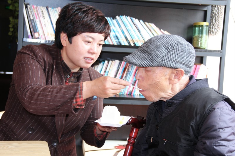 1698194050955129.jpg 康寿福慰问 (1).jpg