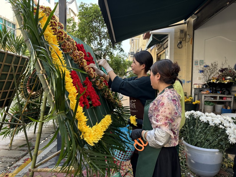 1712108574769242.jpg 2214918.jpg