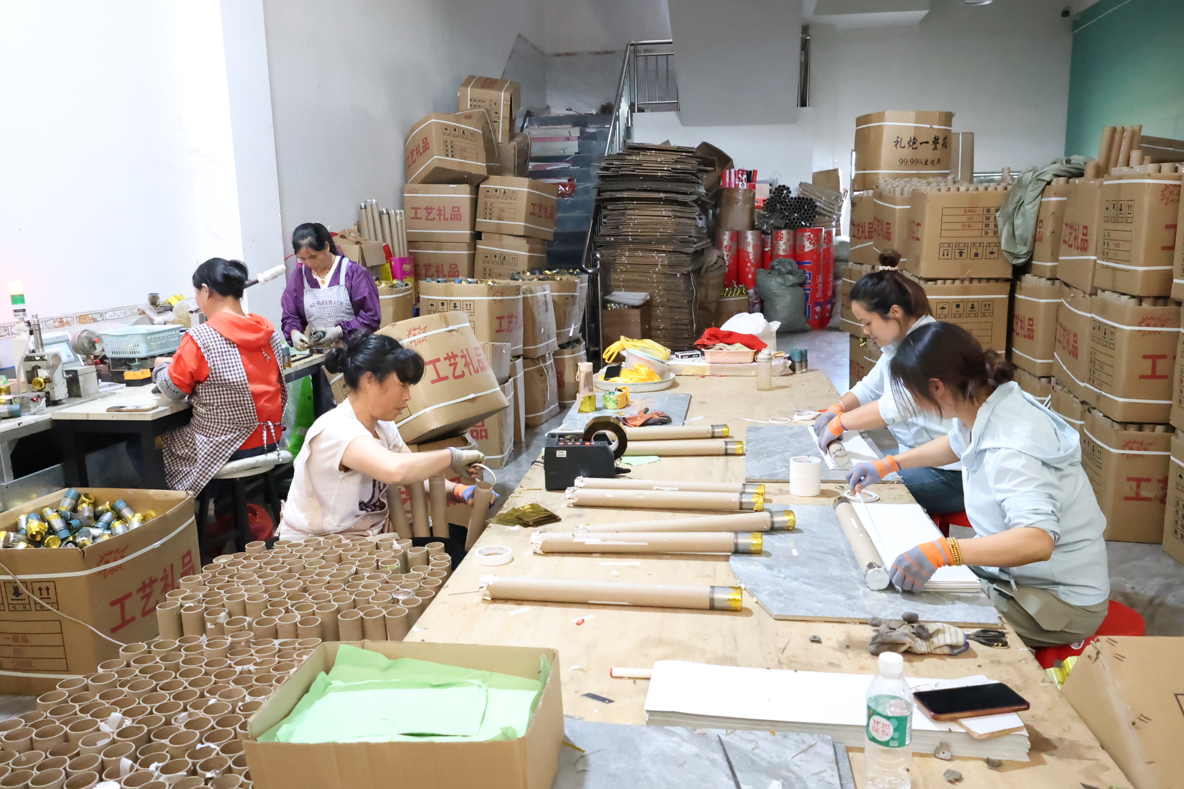 1750208838249201.jpg 电子烟花加工厂.JPG